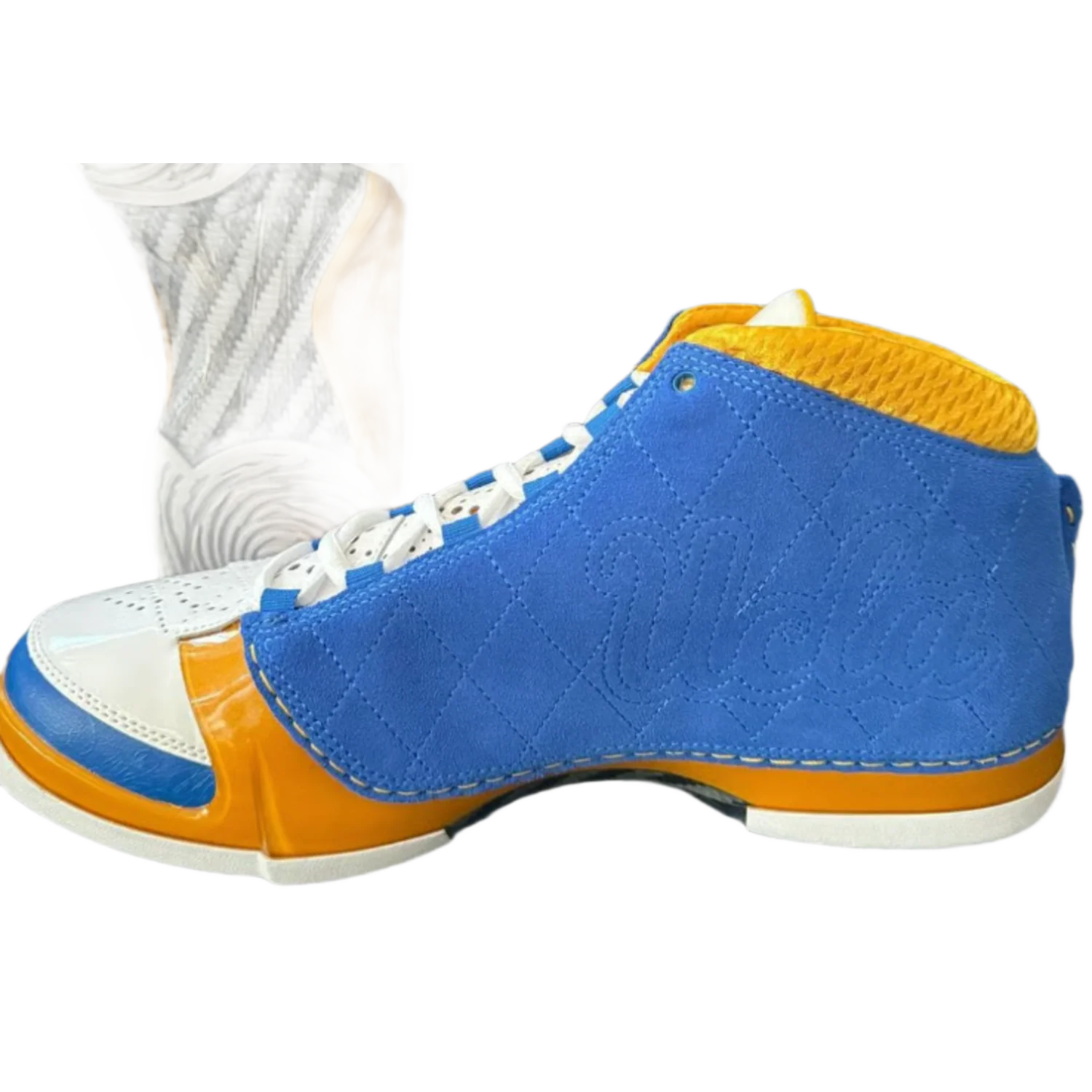 Air Jordan 23 Retro 'UCLA' PE - Image 3